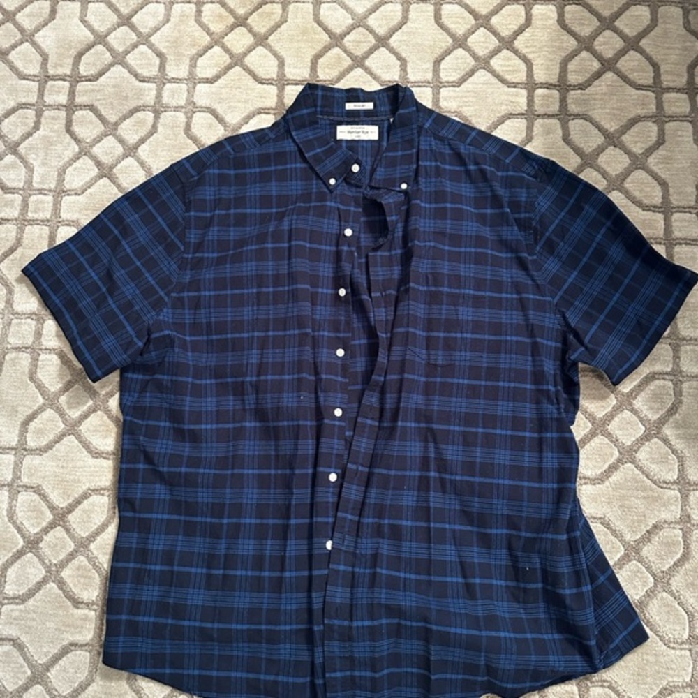 NWOT Navy Checkered Short Sleeve Shirt